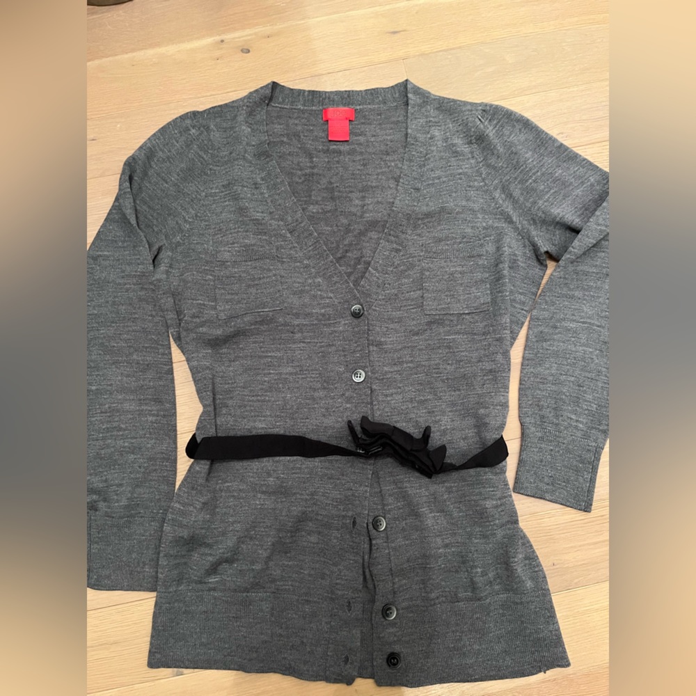 Fine Knit Wool cardigan by Joe Fresh. Black removable ribbon belt.  Size L. Grey